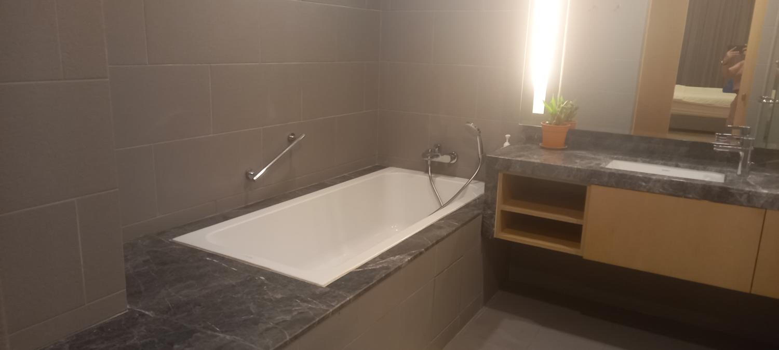 Cozy Apartment with Jacuzzi and Sauna at 188 Suites Klcc