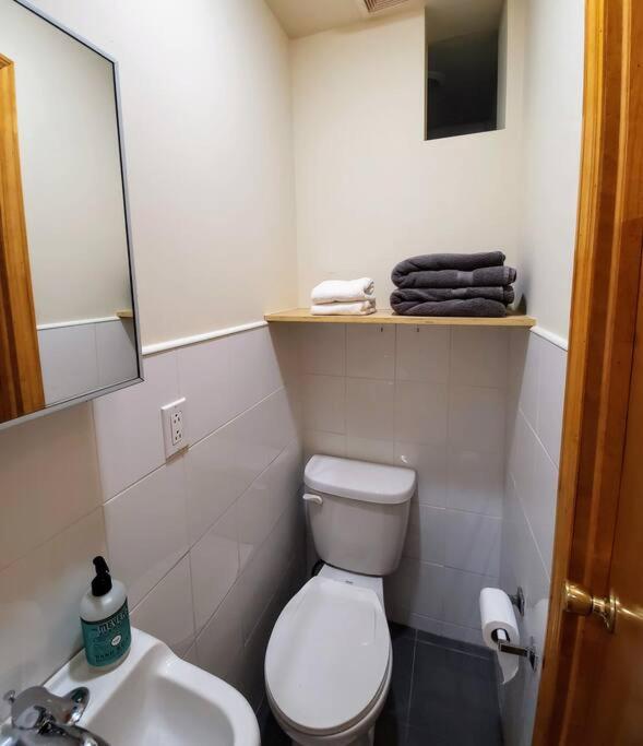 Comfortable 2BR & 2 Bath Apt in Downtown NYC