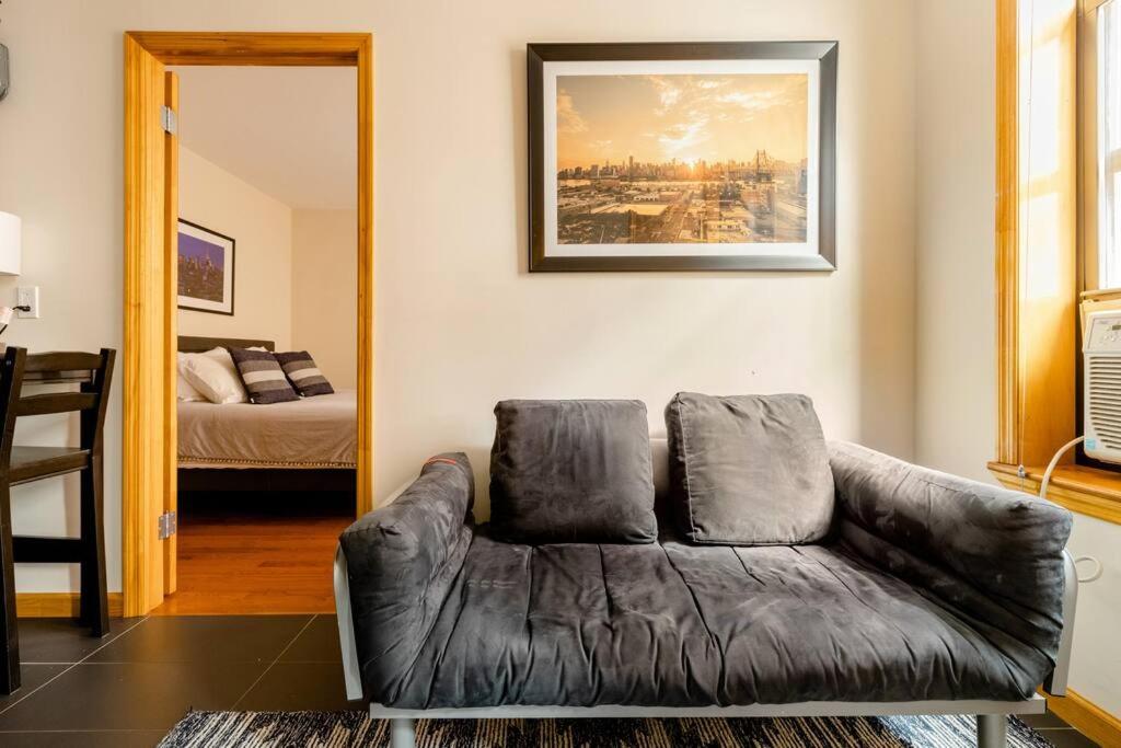 Comfortable 2BR & 2 Bath Apt in Downtown NYC