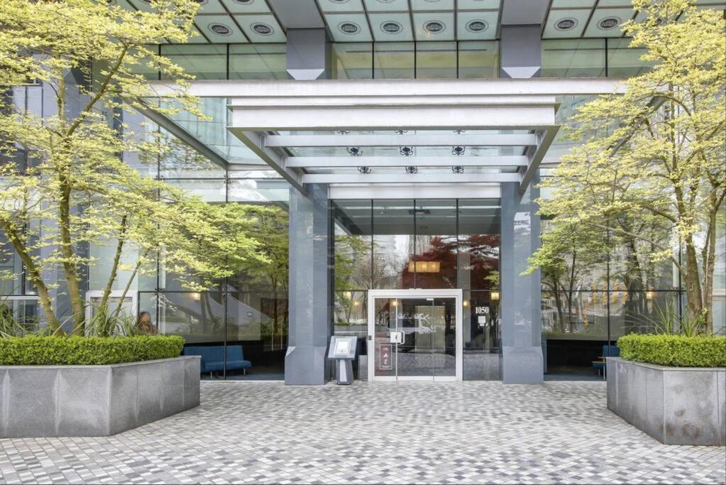 2BR Condo with breathtaking view in Downtown! Free parking - 6 sleep