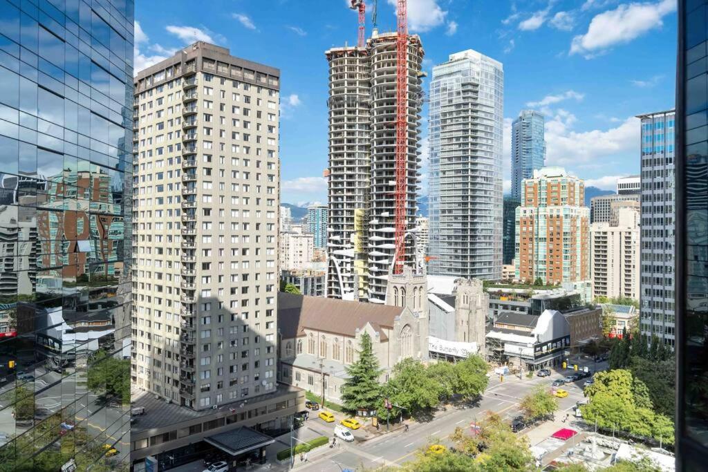 2BR Condo with breathtaking view in Downtown! Free parking - 6 sleep