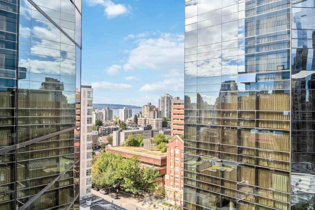 2BR Condo with breathtaking view in Downtown! Free parking - 6 sleep