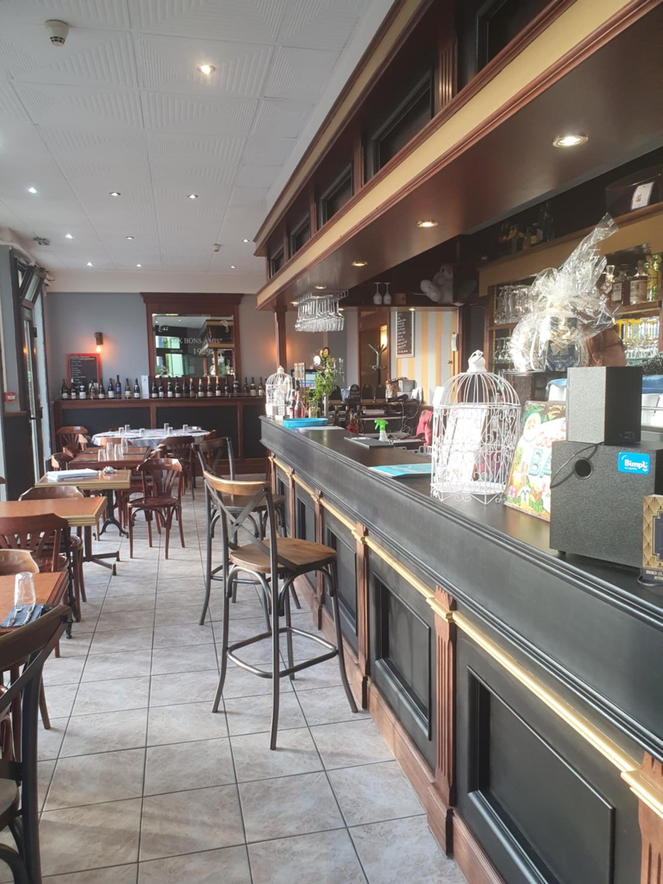 Aux Bons Amis view 5