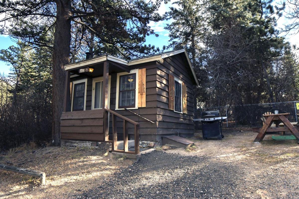 Denver Vacations - Triple R Cottages- 7 cabin - Property Image 1