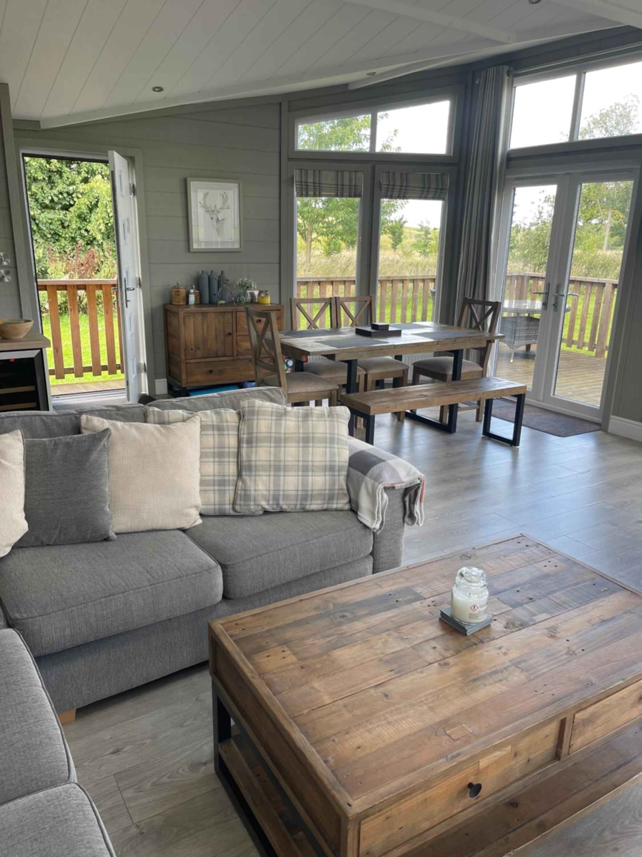Glasshouse hot tub lodge