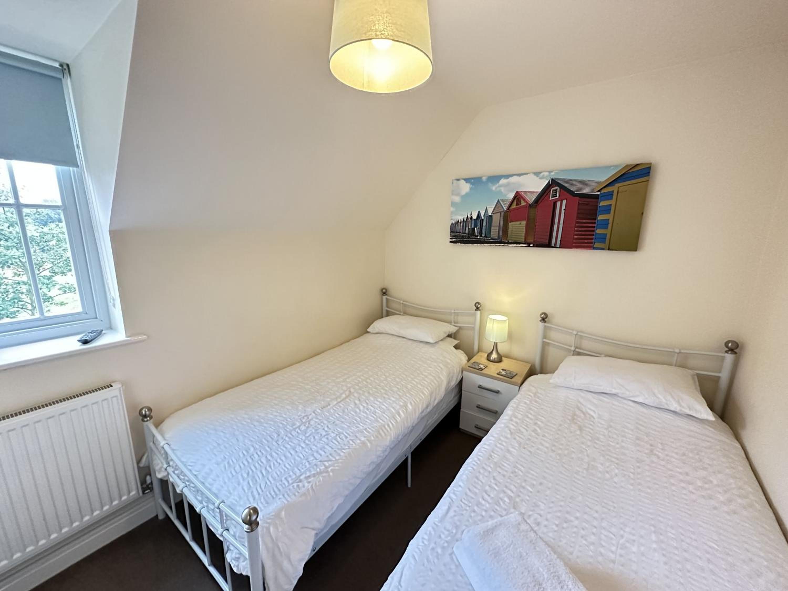 Bay Dream - Part of the The Bay Filey Holiday Village with pool, gym and direct beach access, pub, restaurant, tennis and meadows walks