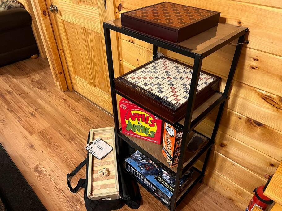 Fun Woodsy Cabin! Hot Tub, Game Room, Fire Pit! view 5
