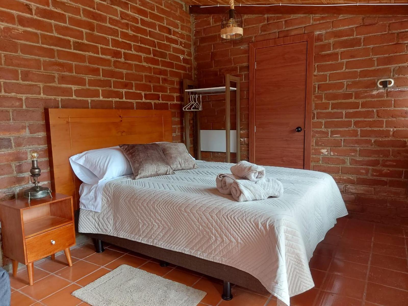 Casa y Flores