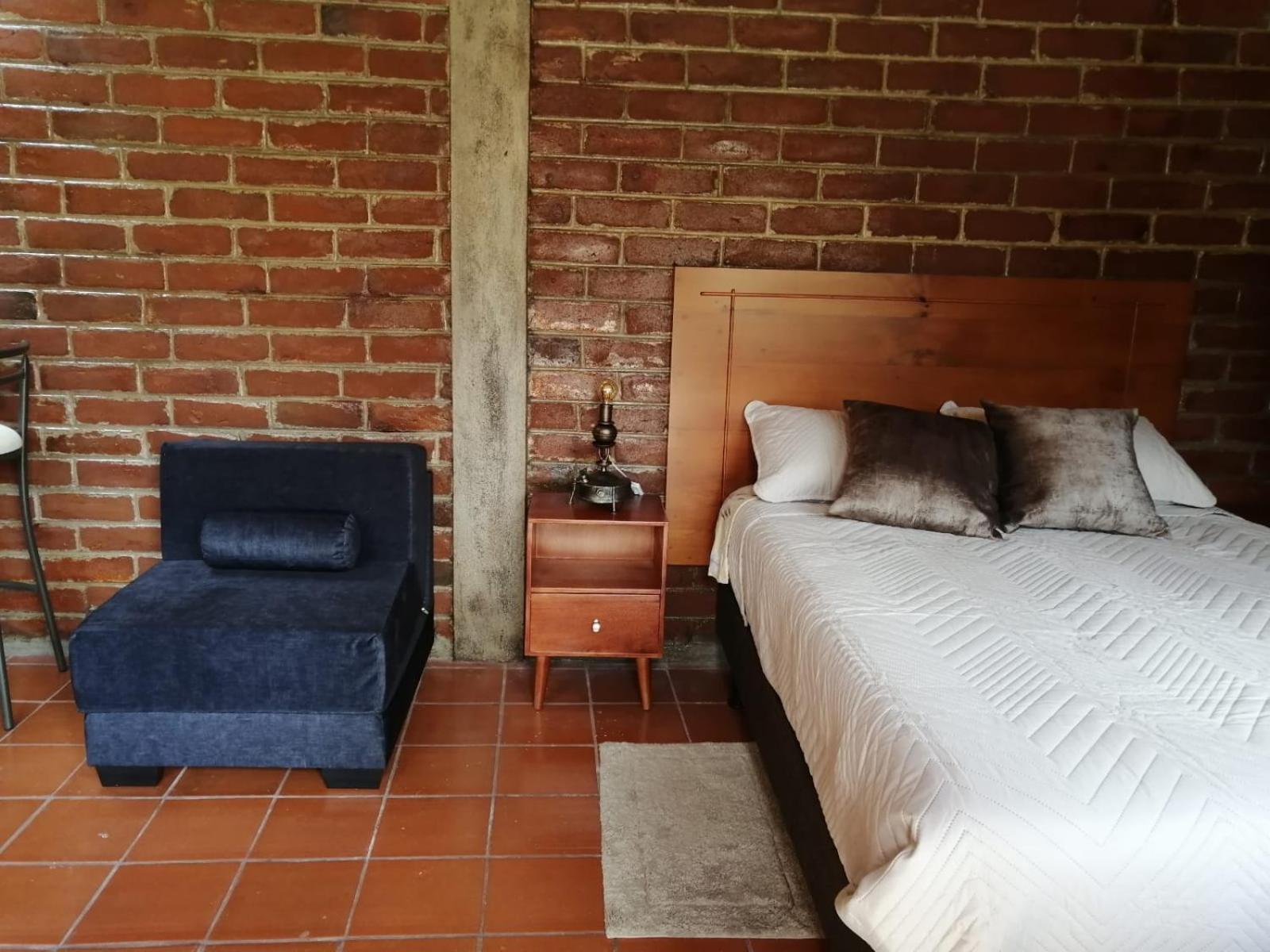 Casa y Flores