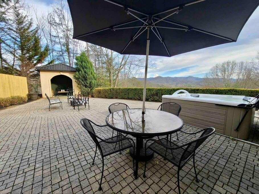 Elegant Italian Villa Smoky Mountain National Park view 2