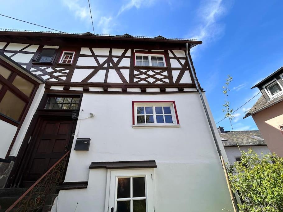 Rustikale alte Fachwerk Burg in Winden bei Nassau