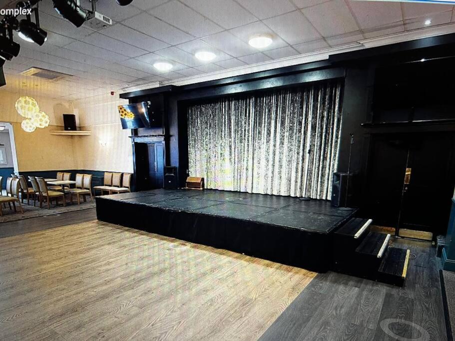 Hotel Luxury 6-8 Berth Lodge