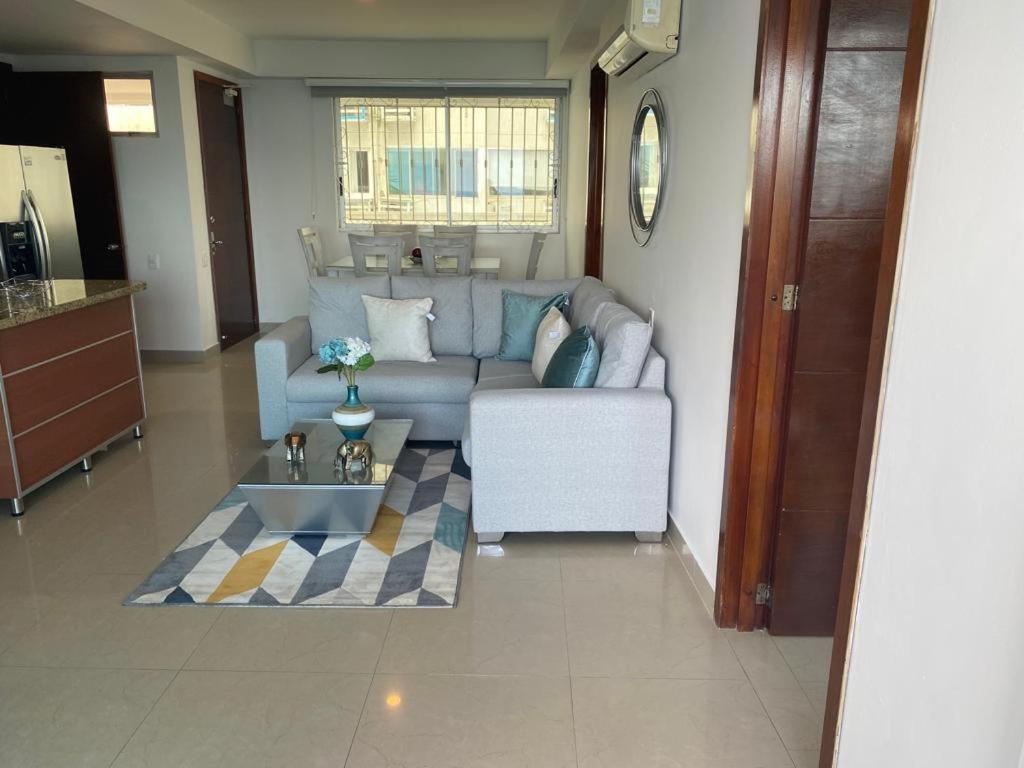 Hermoso apartamento vista al mar 404