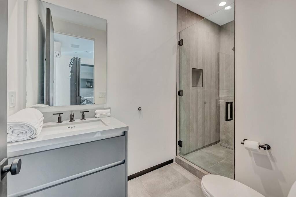 5BRM 6Bath Off Sunset in WeHo Villa