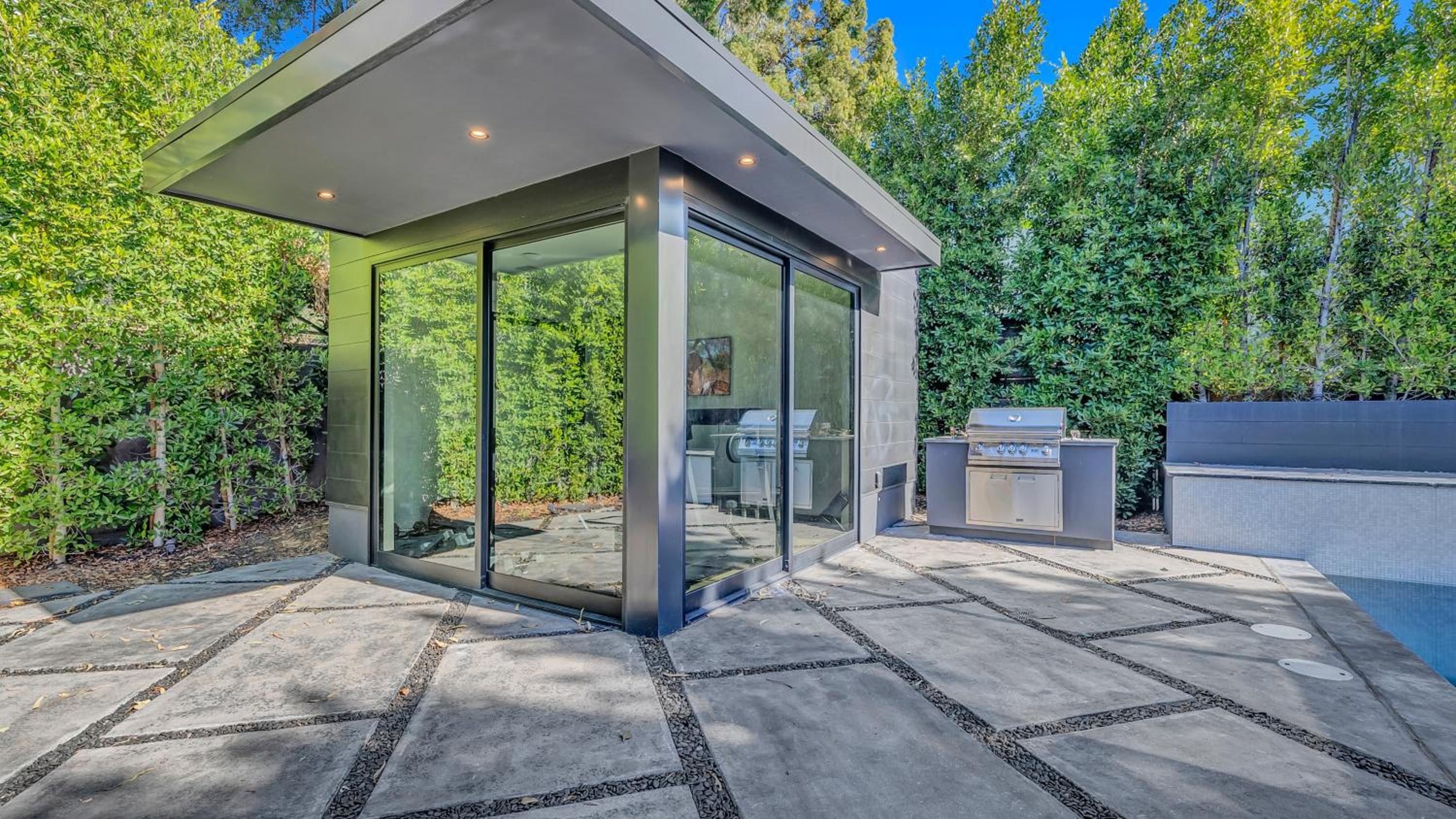 5BRM 6Bath Off Sunset in WeHo Villa