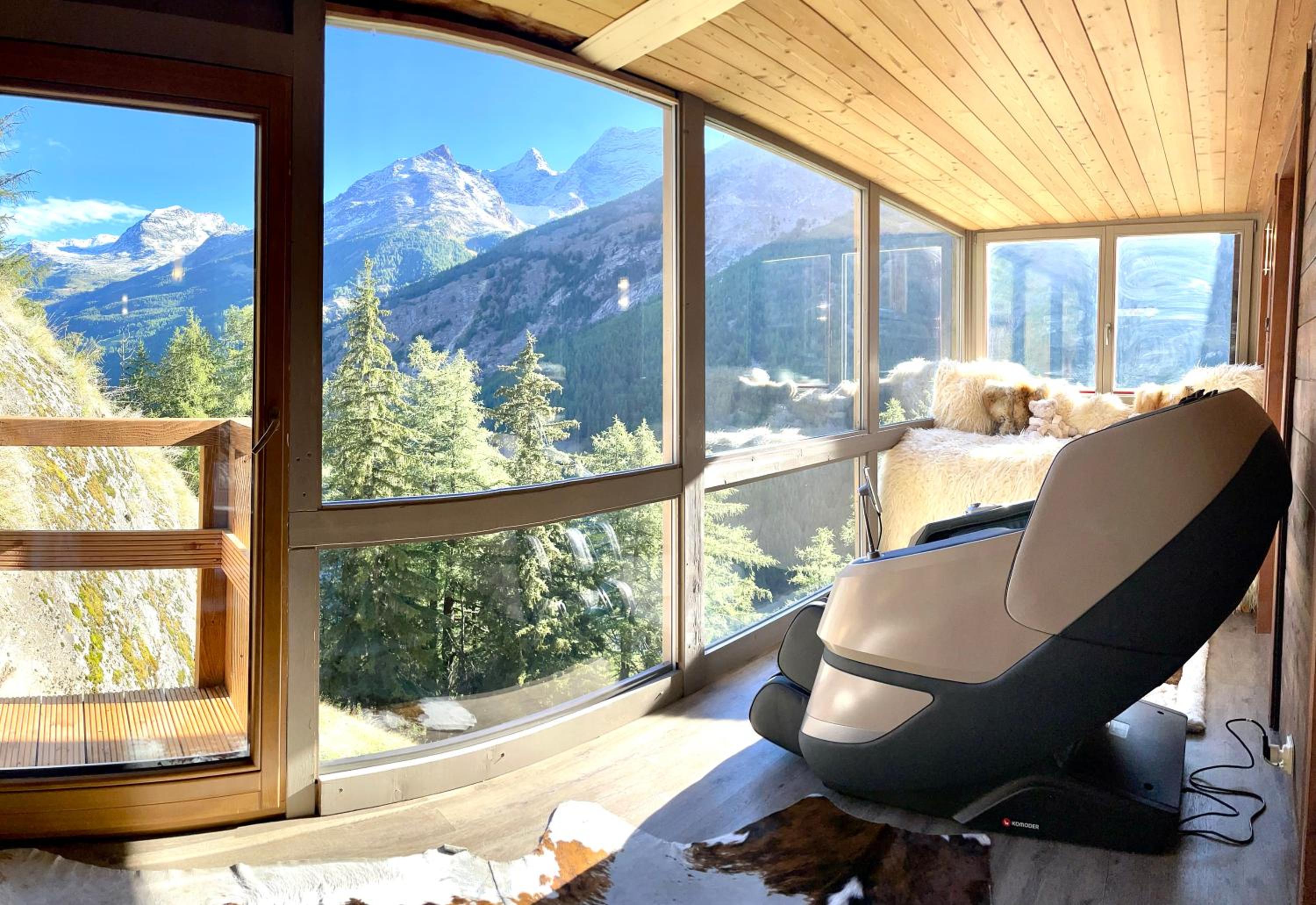 Stirling Luxury Chalet & Spa view 3