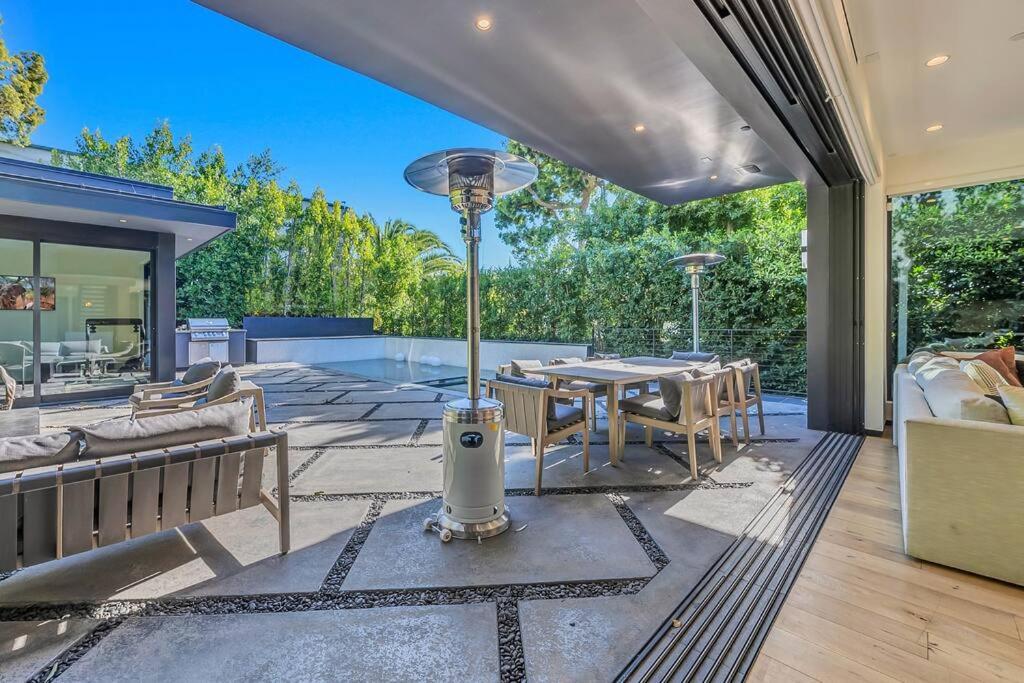5BRM 6Bath Off Sunset in WeHo Villa