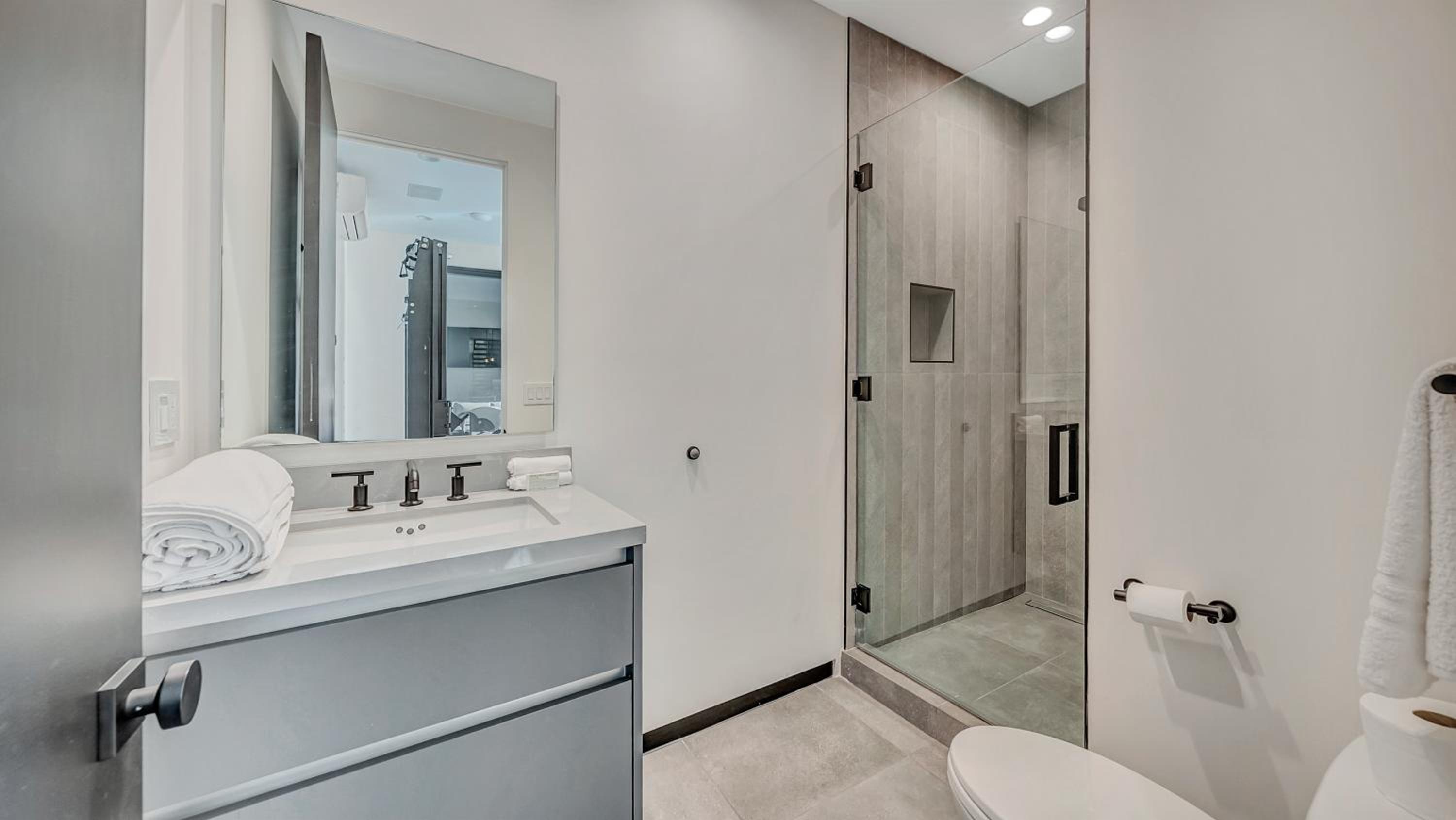 5BRM 6Bath Off Sunset in WeHo Villa