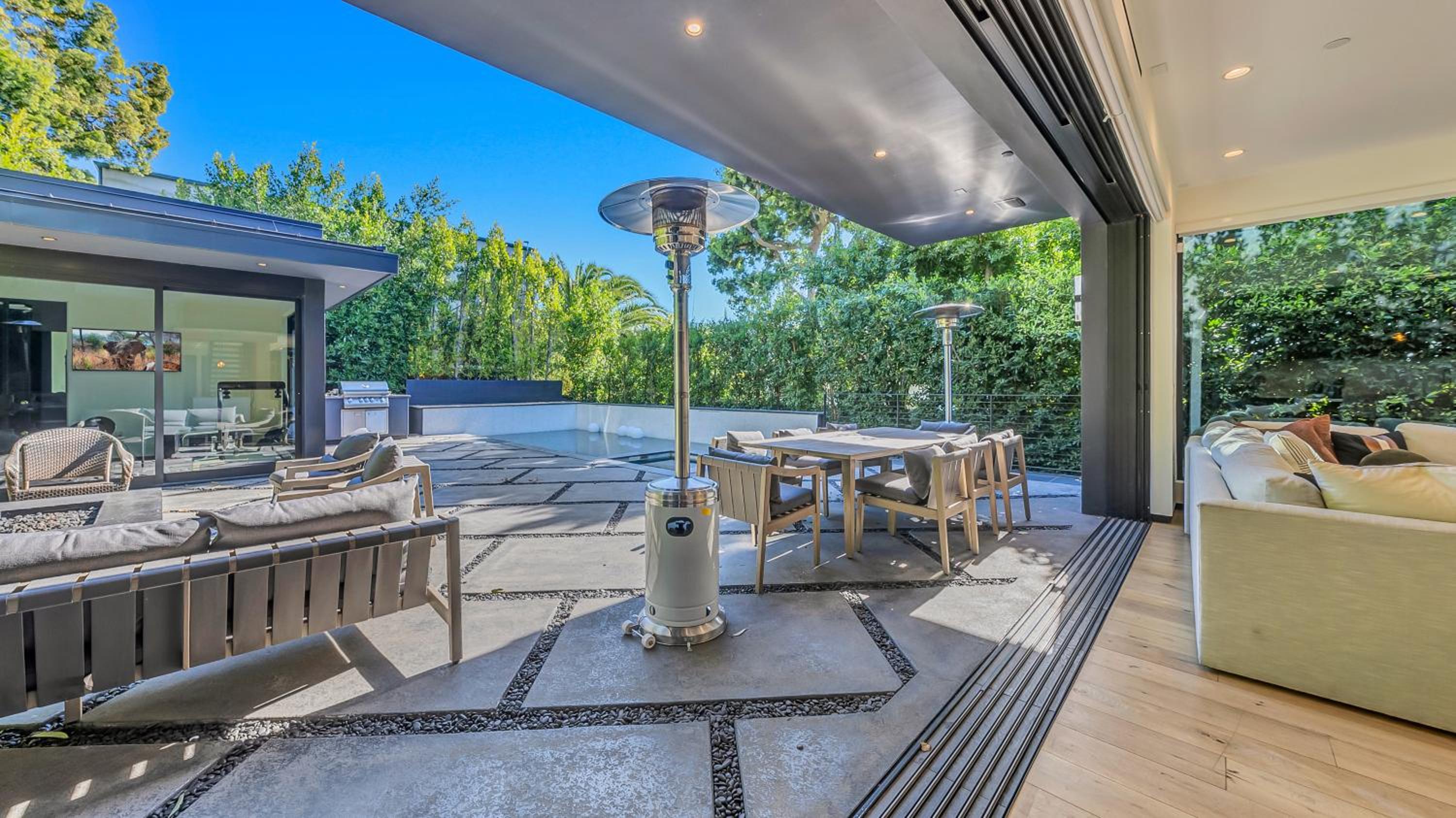 5BRM 6Bath Off Sunset in WeHo Villa