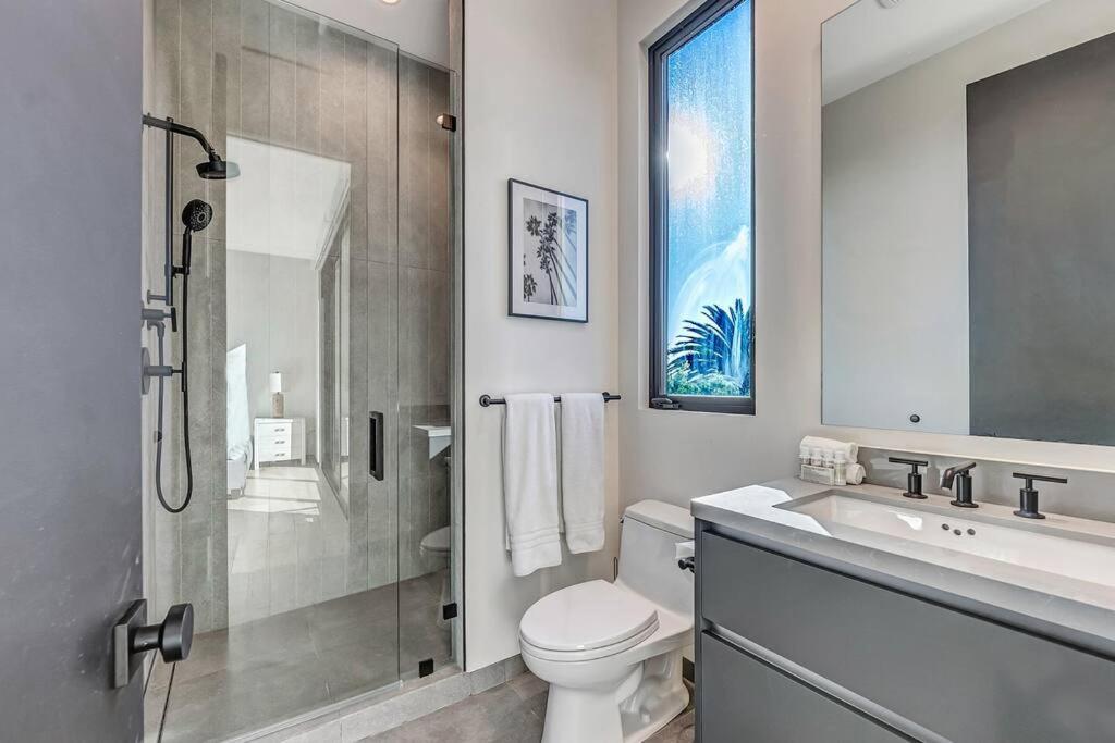5BRM 6Bath Off Sunset in WeHo Villa