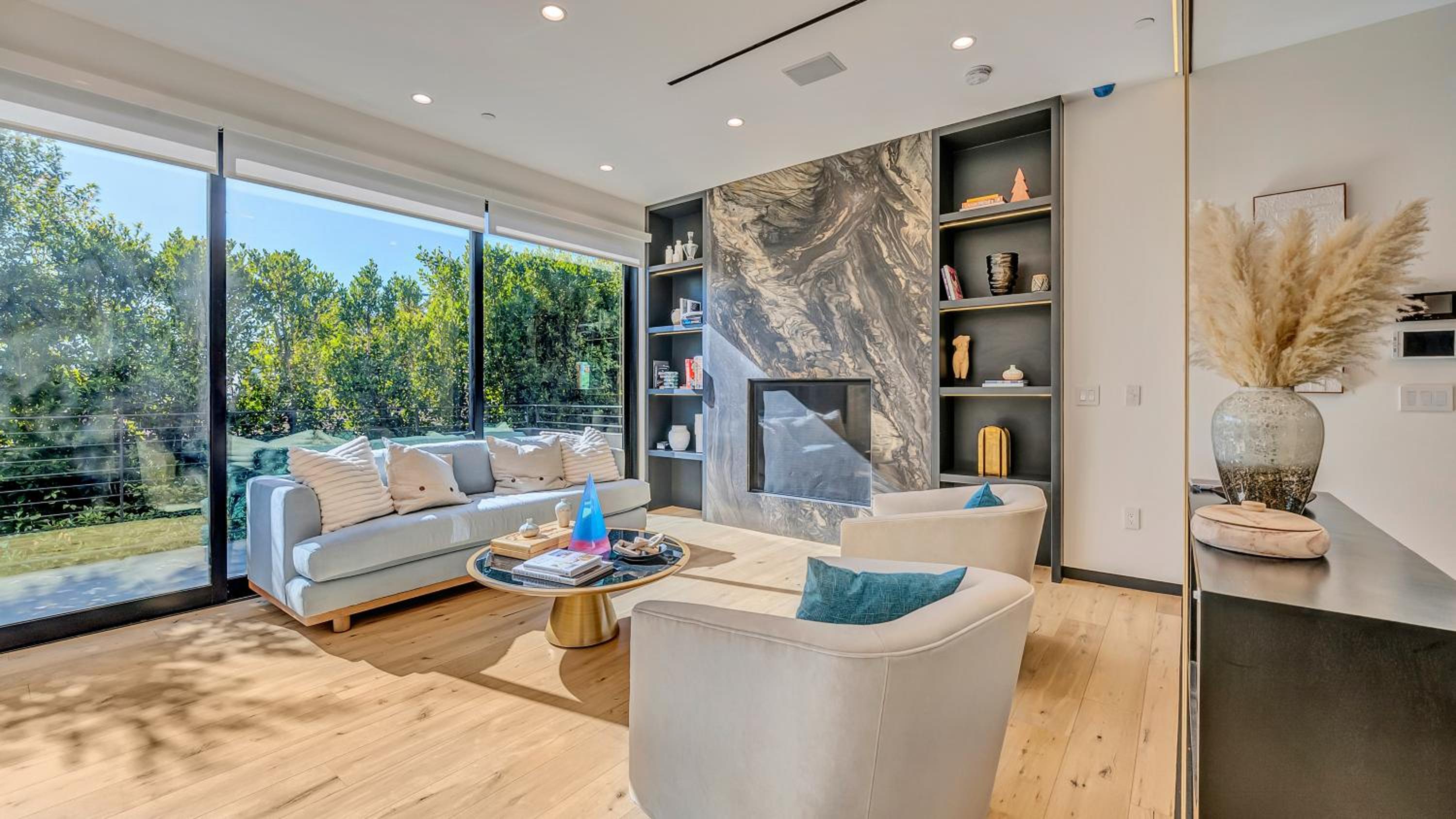 5BRM 6Bath Off Sunset in WeHo Villa