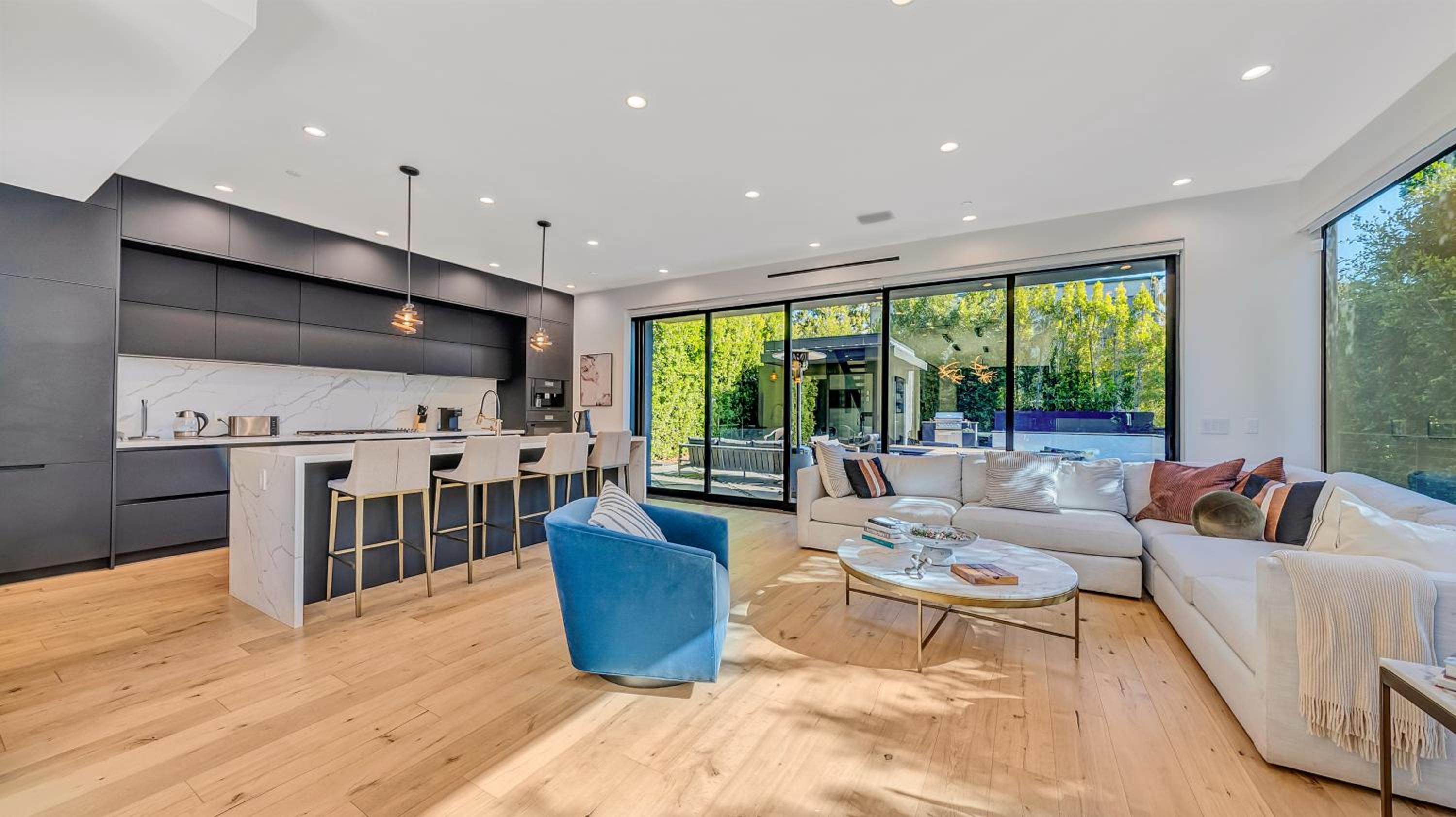5BRM 6Bath Off Sunset in WeHo Villa