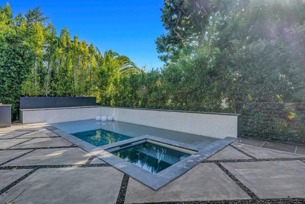 5BRM 6Bath Off Sunset in WeHo Villa