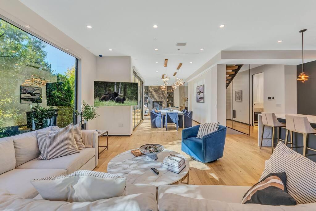 5BRM 6Bath Off Sunset in WeHo Villa