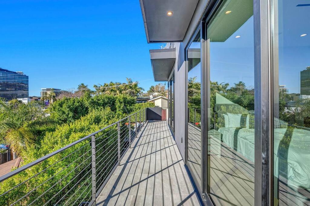5BRM 6Bath Off Sunset in WeHo Villa