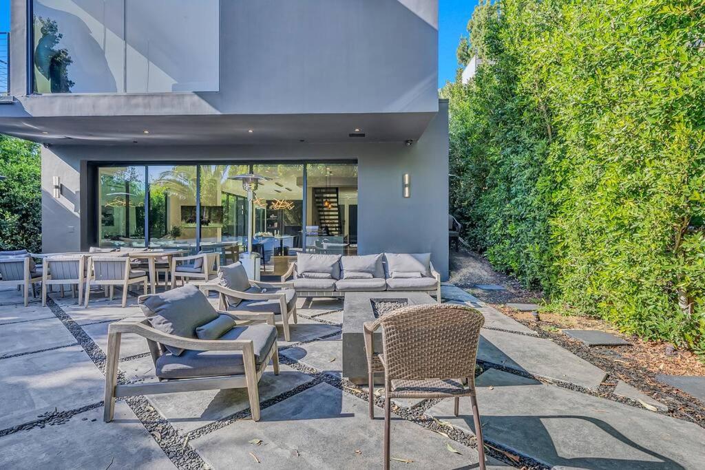 5BRM 6Bath Off Sunset in WeHo Villa