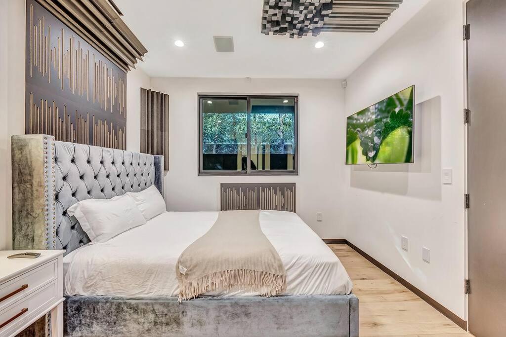 5BRM 6Bath Off Sunset in WeHo Villa