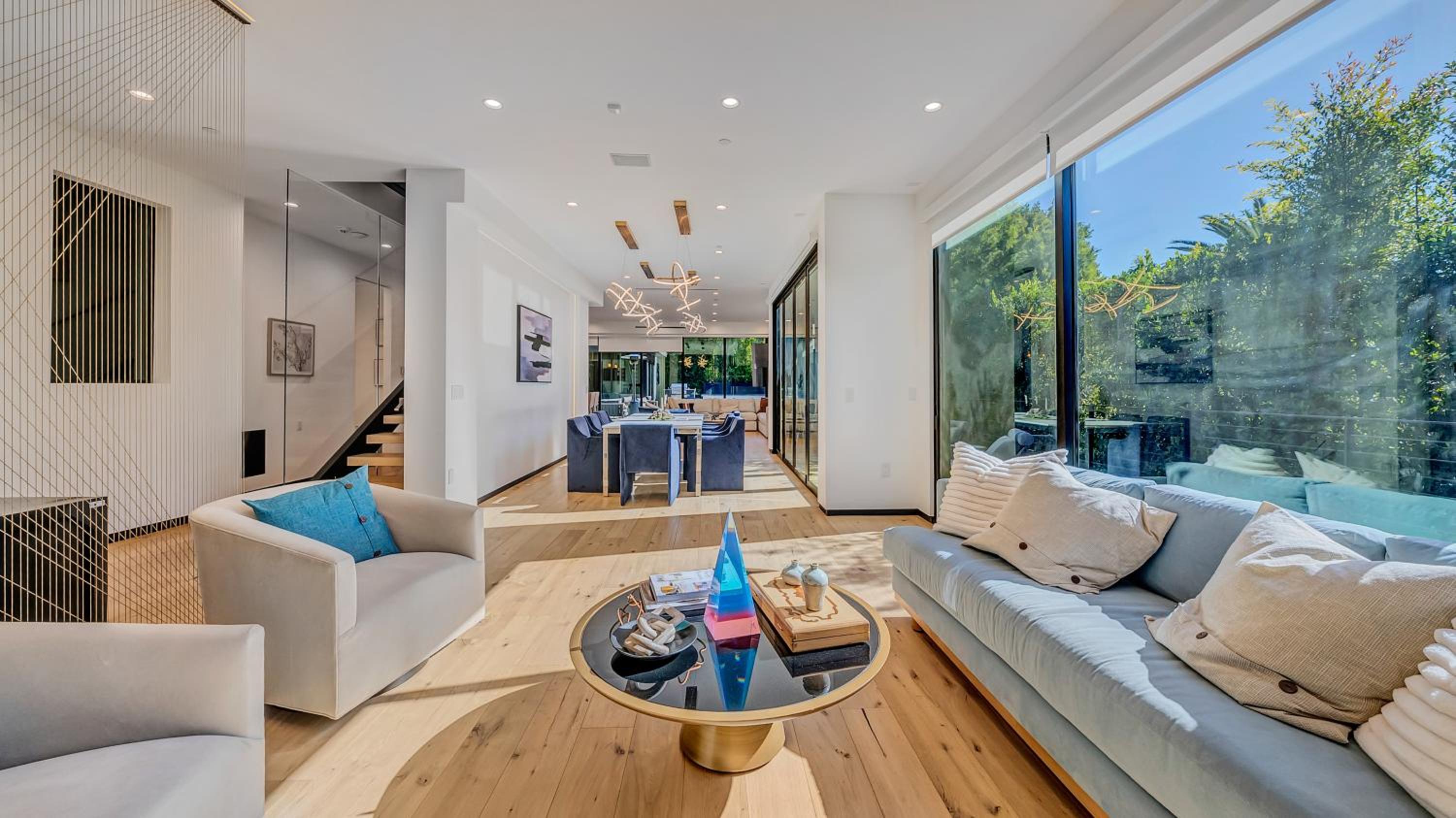 5BRM 6Bath Off Sunset in WeHo Villa