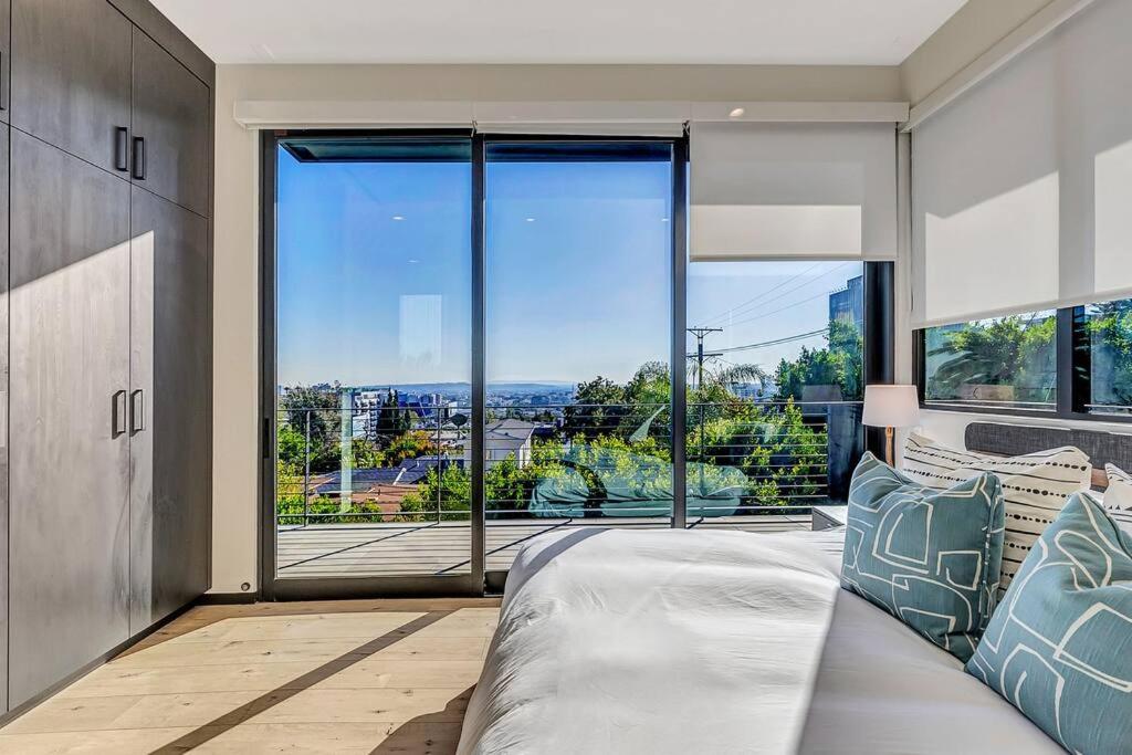 5BRM 6Bath Off Sunset in WeHo Villa