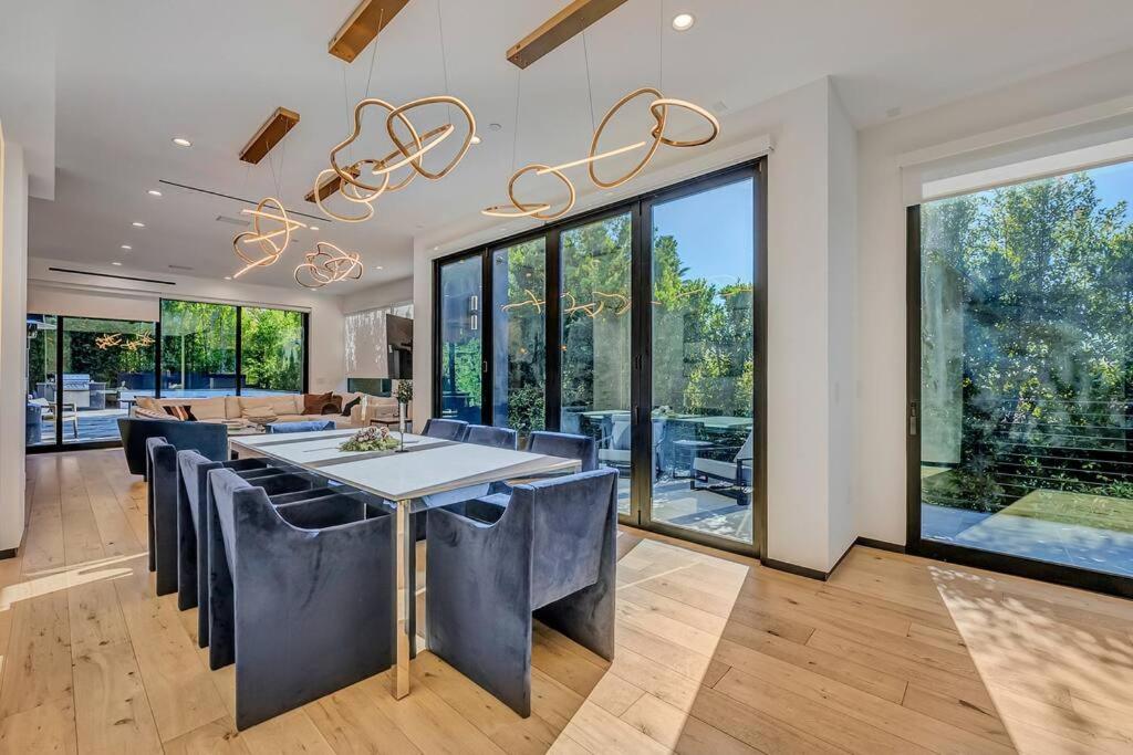 5BRM 6Bath Off Sunset in WeHo Villa
