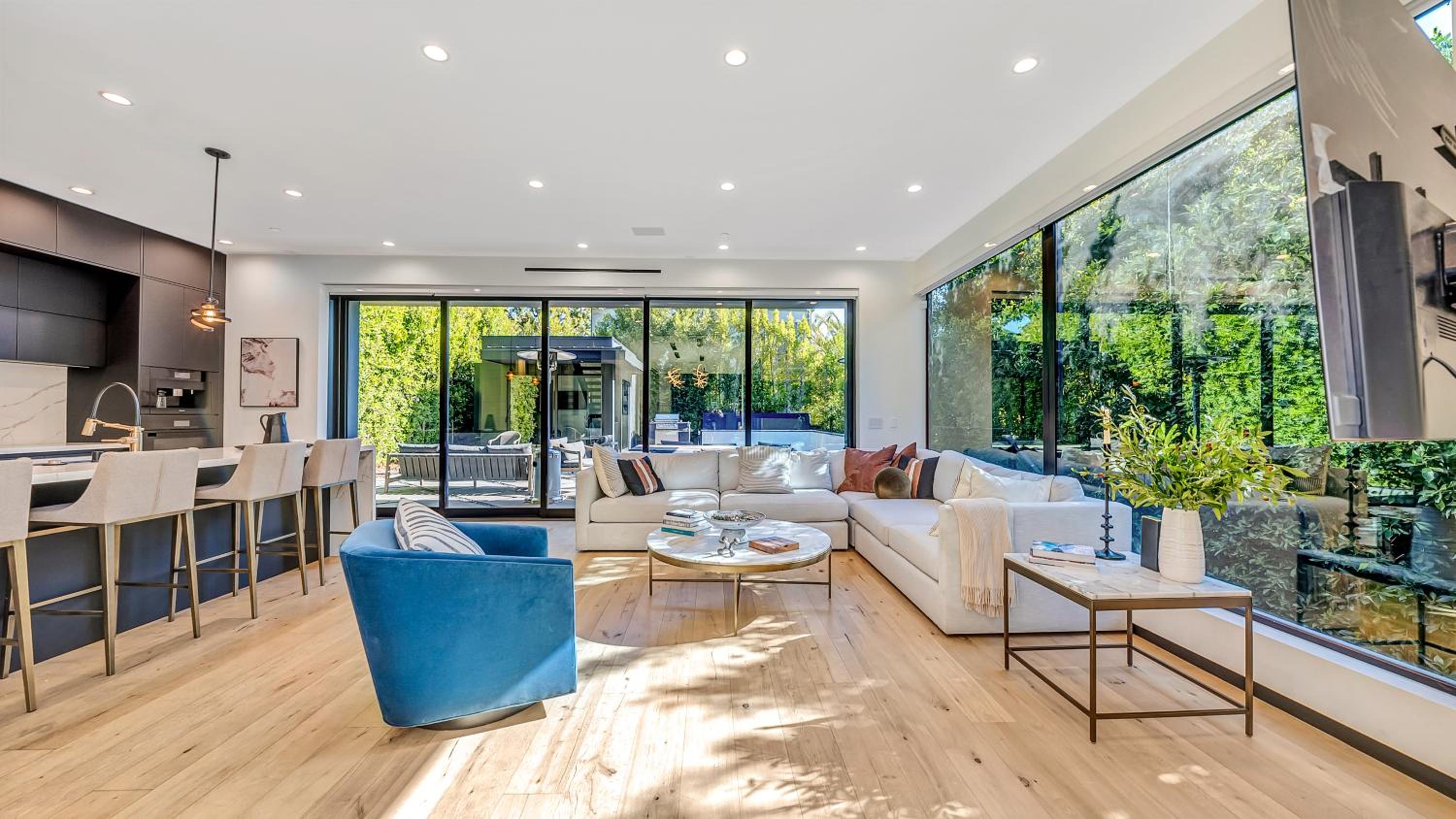 5BRM 6Bath Off Sunset in WeHo Villa