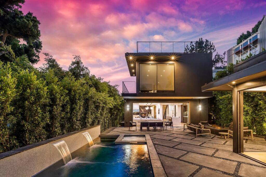 5BRM 6Bath Off Sunset in WeHo Villa