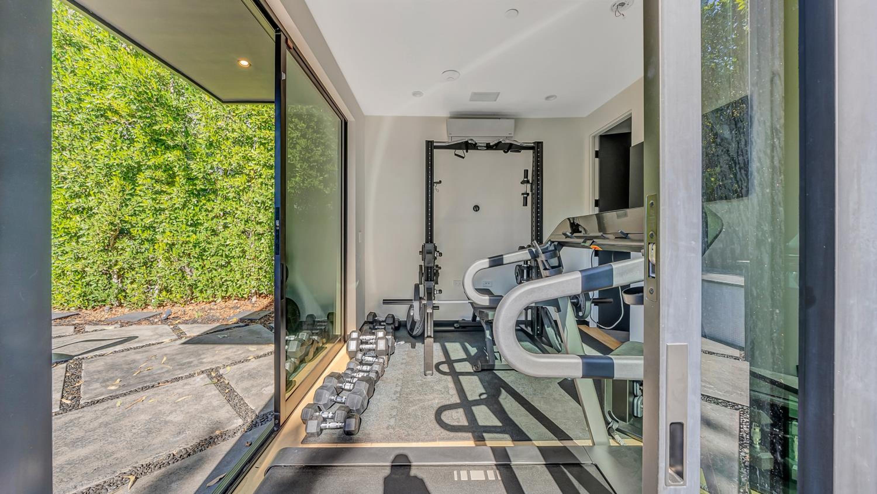 5BRM 6Bath Off Sunset in WeHo Villa