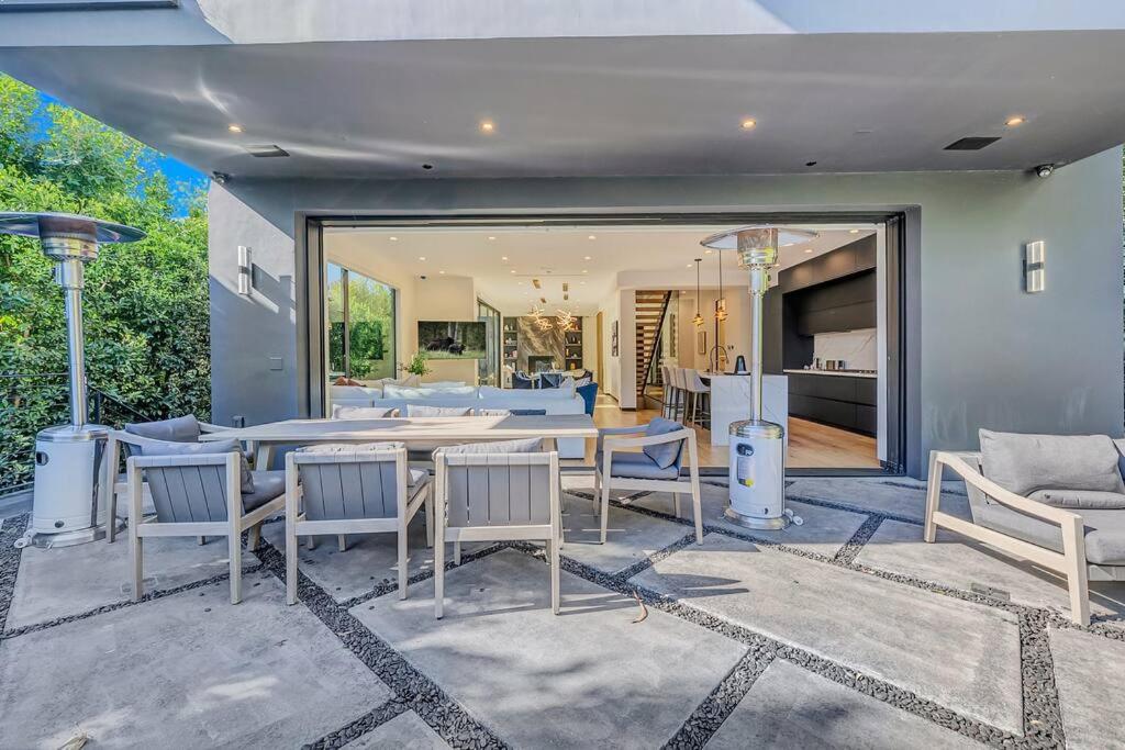 5BRM 6Bath Off Sunset in WeHo Villa