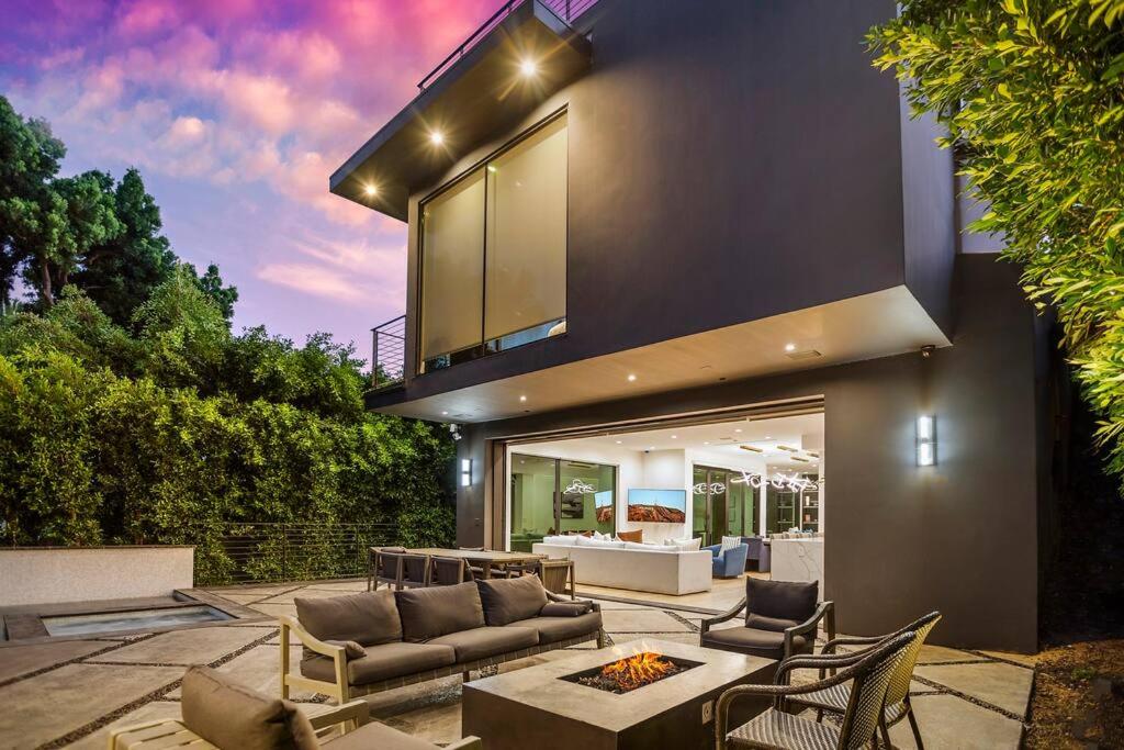 5BRM 6Bath Off Sunset in WeHo Villa
