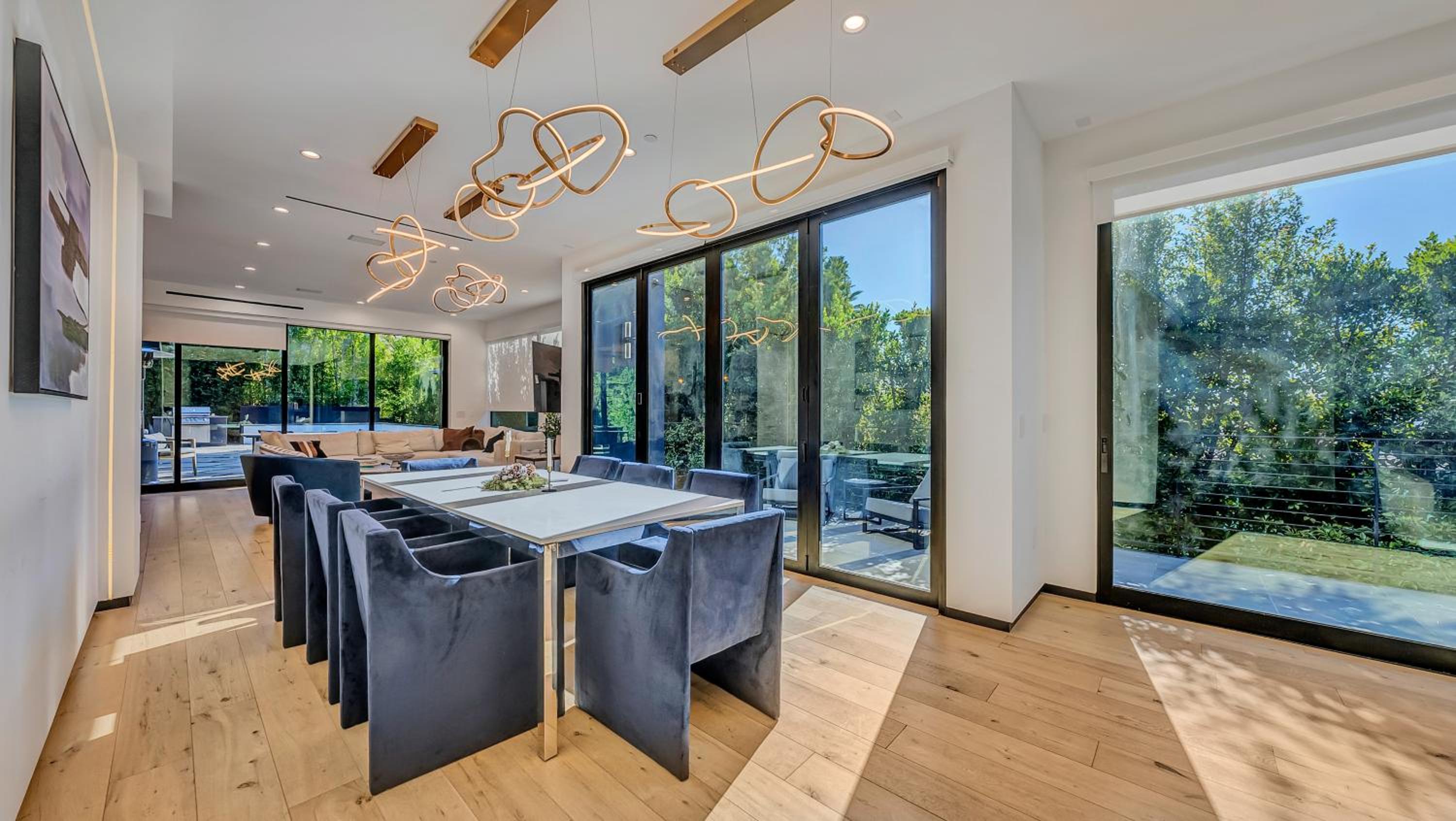 5BRM 6Bath Off Sunset in WeHo Villa