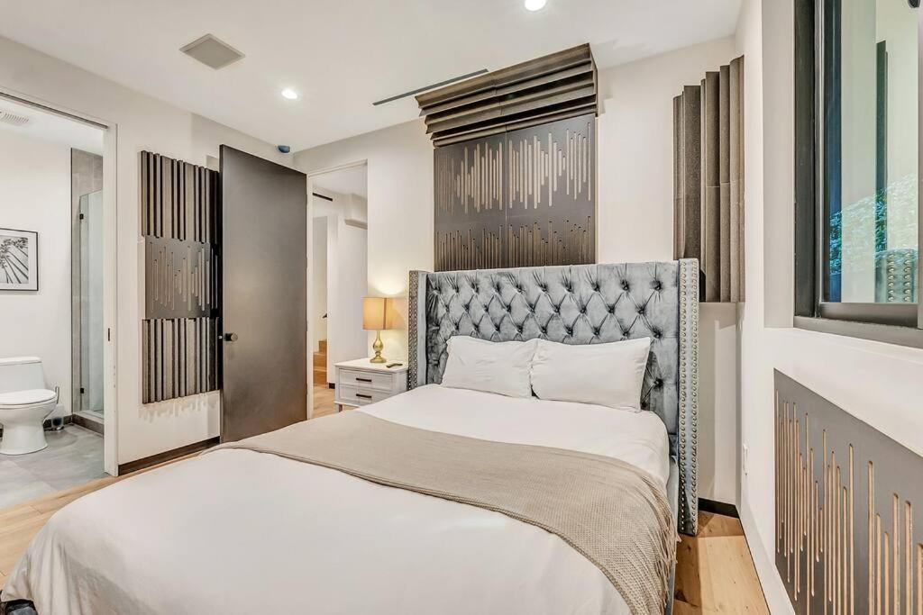 5BRM 6Bath Off Sunset in WeHo Villa