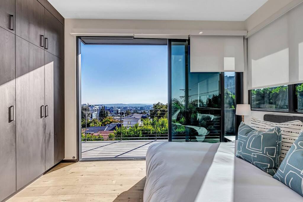 5BRM 6Bath Off Sunset in WeHo Villa