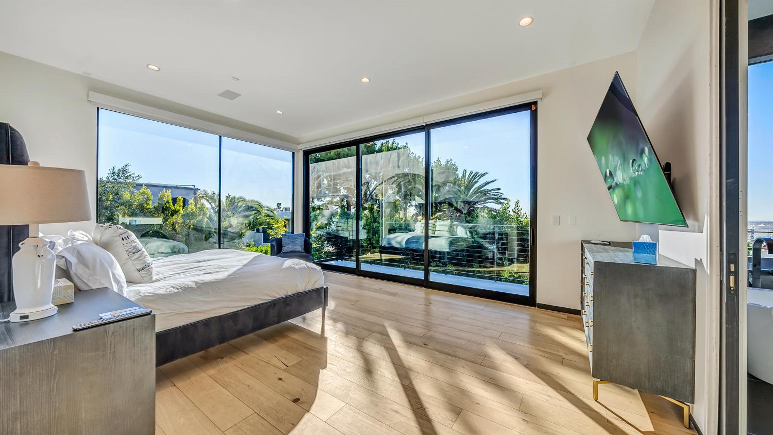 5BRM 6Bath Off Sunset in WeHo Villa