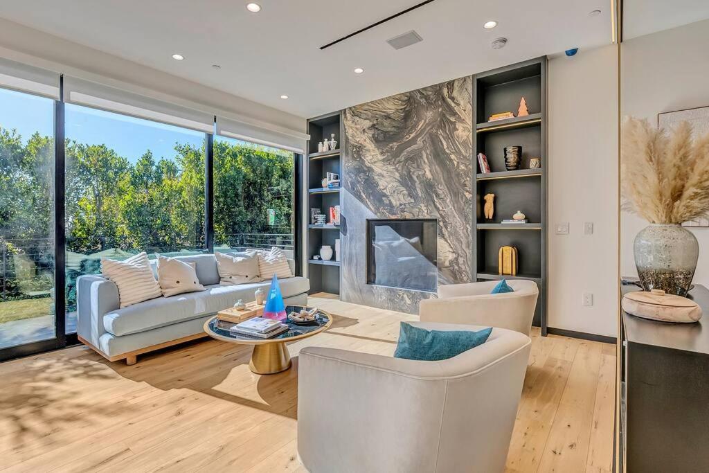 5BRM 6Bath Off Sunset in WeHo Villa