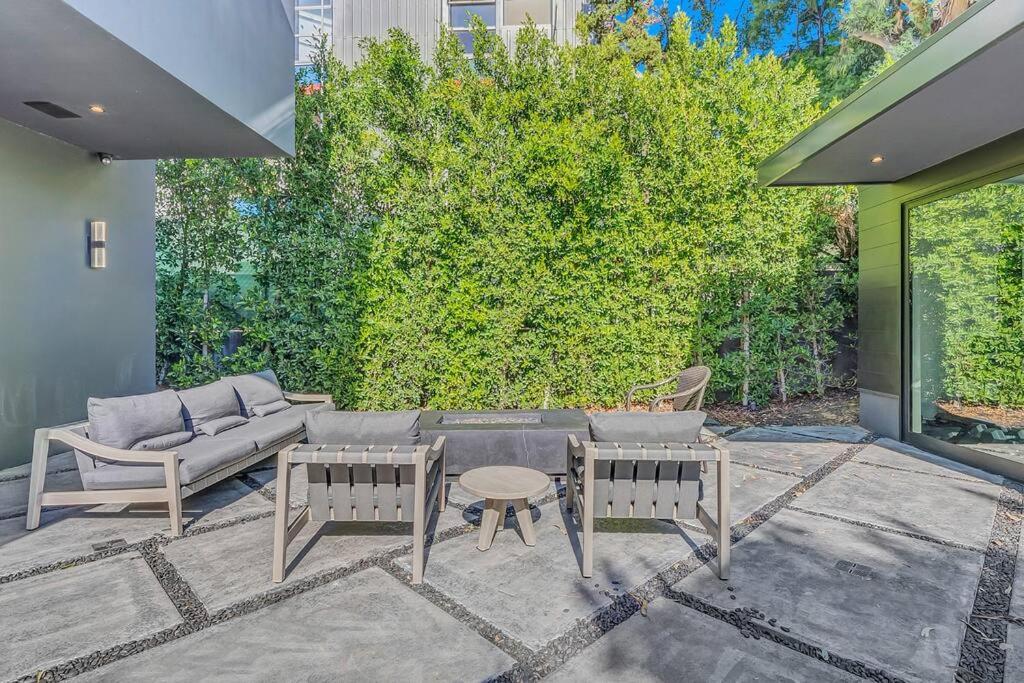 5BRM 6Bath Off Sunset in WeHo Villa