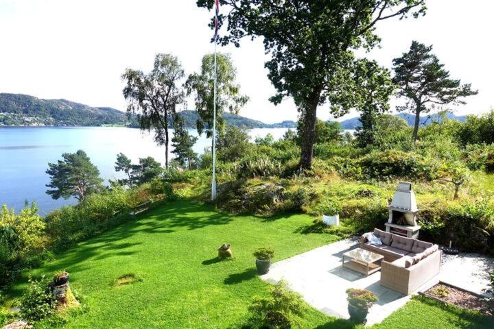 Villa Arboretet - Seaside villa with private pool & infrared sauna in the heart of Arboretet, Bergen view 4