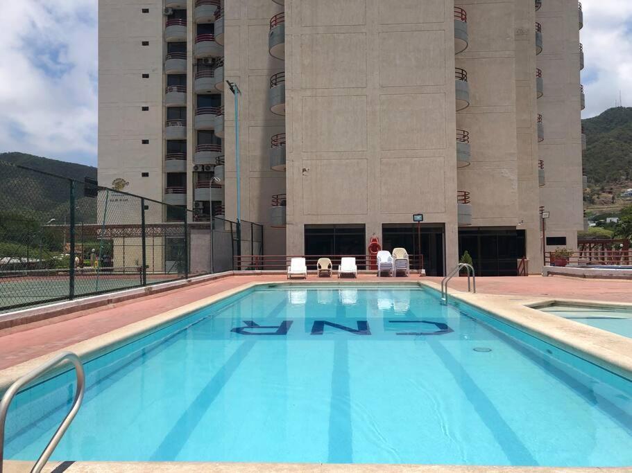 Hermoso con Piscina y playa al lado del comercio del Rodadero
