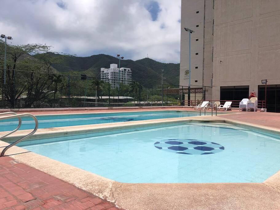 Hermoso con Piscina y playa al lado del comercio del Rodadero