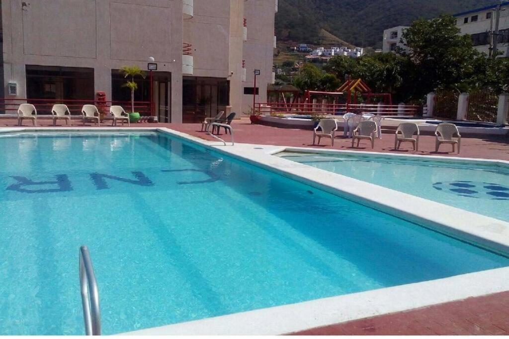 Hermoso con Piscina y playa al lado del comercio del Rodadero
