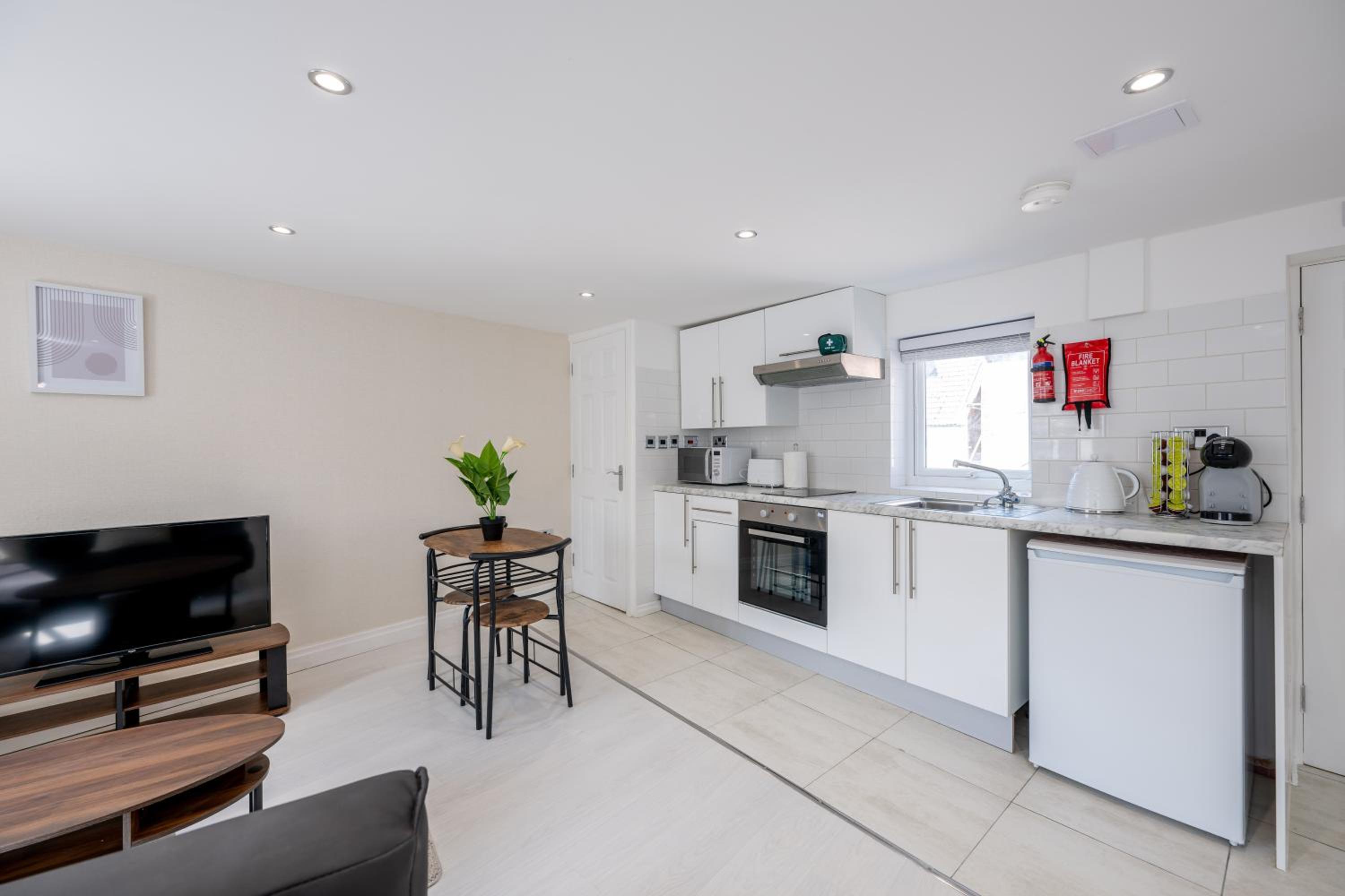 Kings Lynn Vacations - Modern Studio Apartment Kings Lynn - Property Image 18